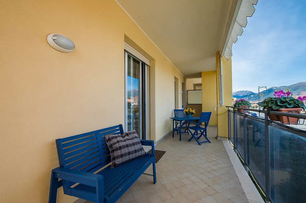Luisella Apartments Albenga